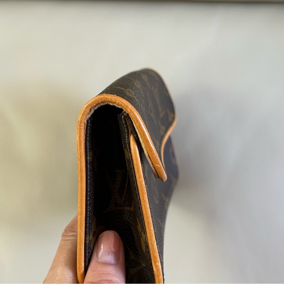 Authentic Vintage Louis Vuitton Florentine Belt Bag - Picture 9 of 14